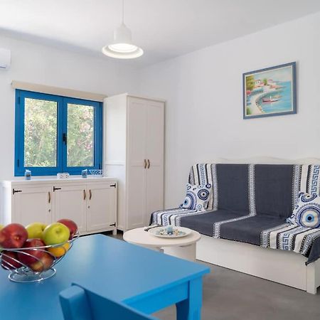 Blue Moon Apartments Makrýgialos Eksteriør bilde