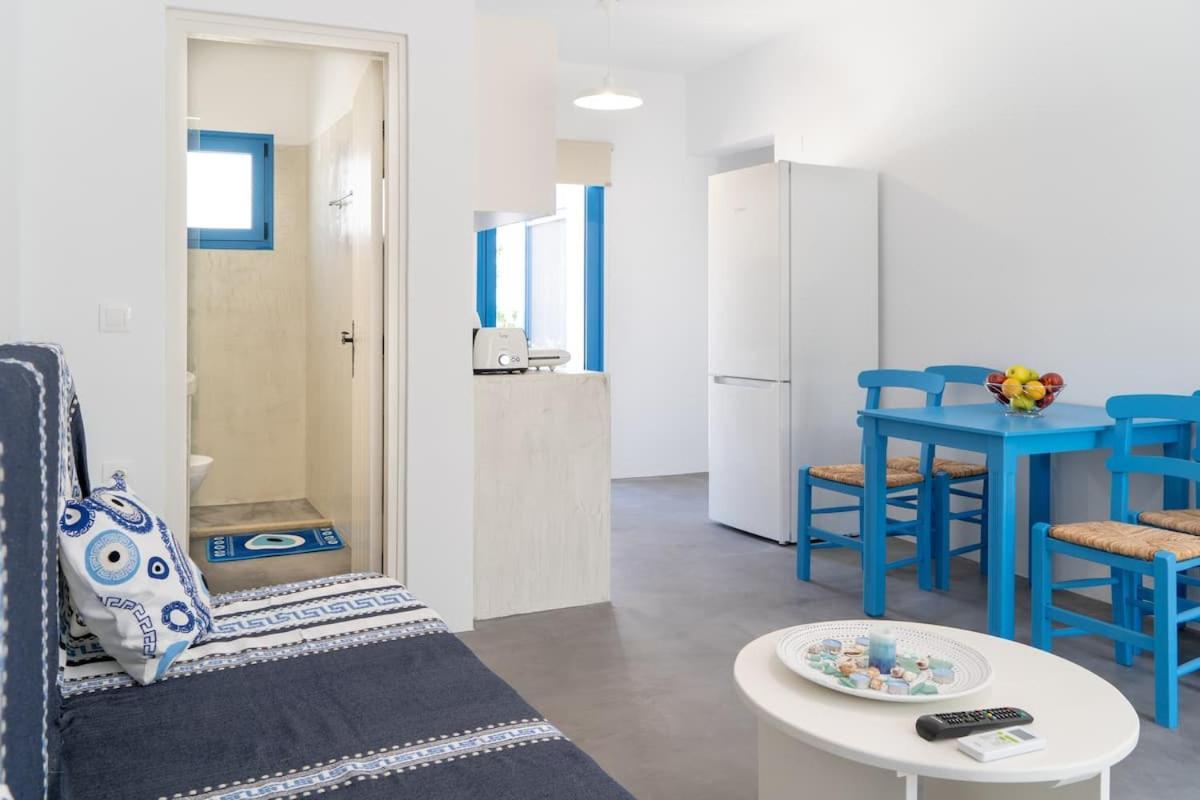 Blue Moon Apartments Makrýgialos Eksteriør bilde